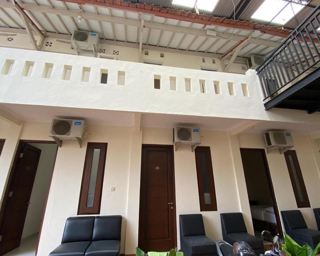 Jatiwinangun Homestay near GOR Satria Purwoketo RedPartner Purwokerto Bagian luar foto