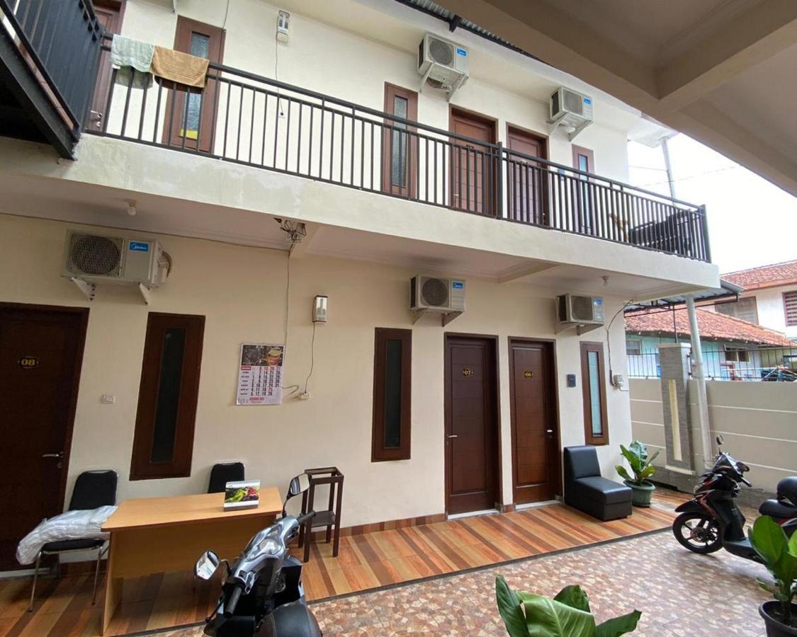 Jatiwinangun Homestay near GOR Satria Purwoketo RedPartner Purwokerto Bagian luar foto